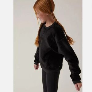 Athleta Girl Feelin Great 2.0 Sweatshirt Size 7 Black Velvet Cozy Fluffy Warm